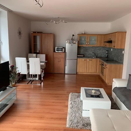 Vienna Gate Apartment Bratislava Exteriör bild